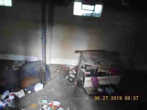 8523 Strathmoor (11)_m.jpg